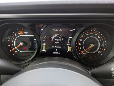Used 2025 Jeep Wrangler Unlimited Rubicon AWD/4WD image 18