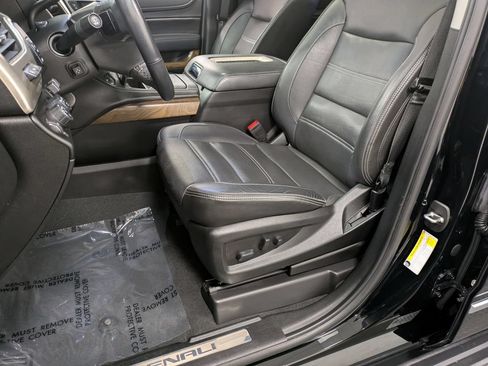 Used 2019 GMC Yukon Denali w/ Open Road Package AWD/4WD image 10