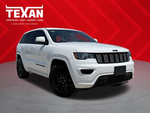 Used 2018 Jeep Grand Cherokee Altitude RWD image 1