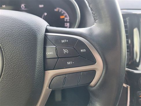 Used 2022 Jeep Grand Cherokee Limited image 32