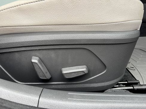 Used 2023 Hyundai Sonata Limited FWD image 40