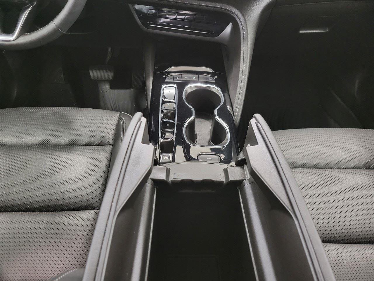 Used 2023 Buick Envision Essence AWD/4WD image 19