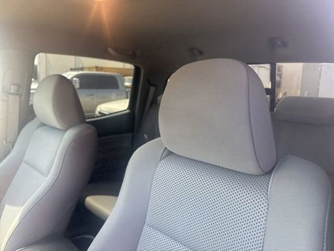 Used 2014 Toyota Tacoma 4x4 Double Cab w/ TRD Off-Road Package image 4