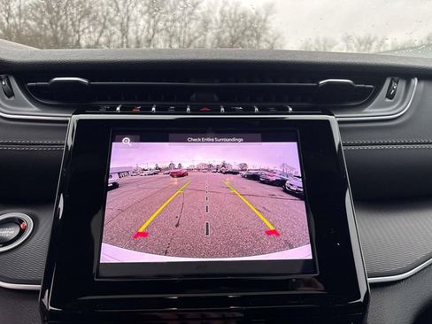 New 2025 Jeep Grand Cherokee Altitude image 12