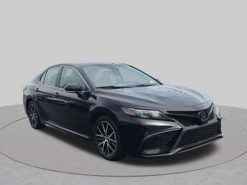 Used 2023 Toyota Camry SE FWD image 2