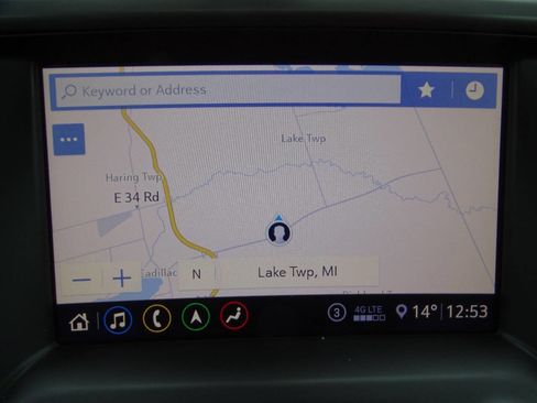 Used 2020 GMC Acadia AT4 w/ GMC Pro Grade Package image 4