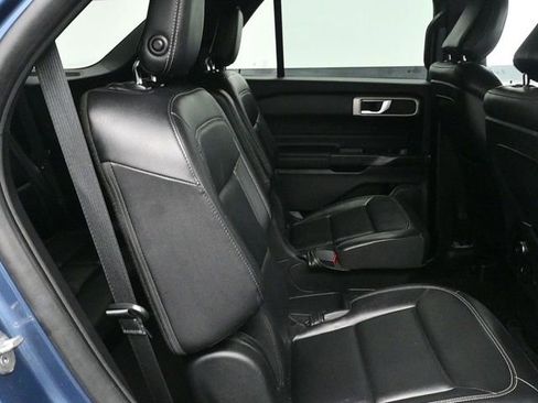 Used 2020 Ford Explorer XLT w/ Equipment Group 202A image 11