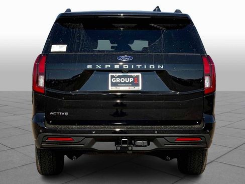 New 2025 Ford Expedition Active image 4
