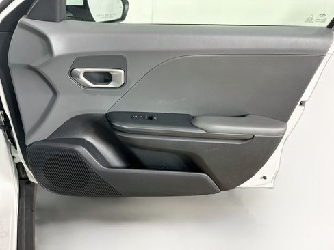 Used 2025 Kia K4 FWD image 30