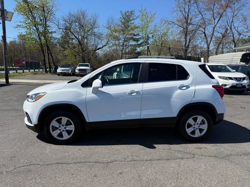 Used 2018 Chevrolet Trax LT w/ LT Convenience Package image 4