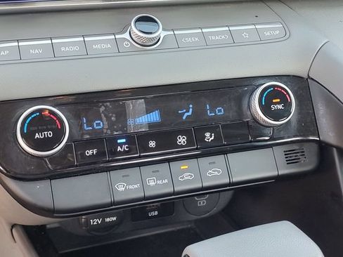 Used 2024 Hyundai Elantra SEL FWD image 17
