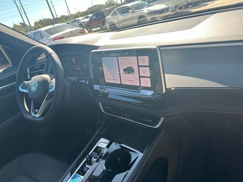 New 2026 Volkswagen Atlas Cross Sport SEL R-Line image 34