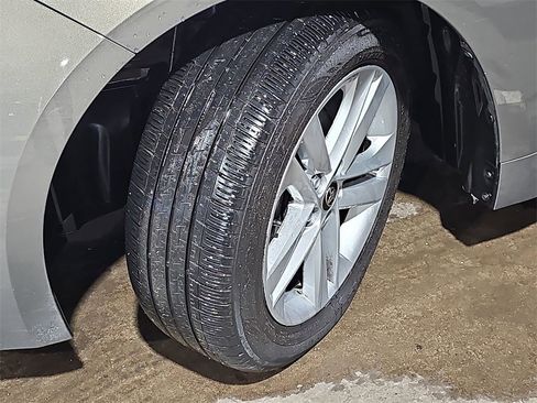 Used 2020 Toyota Corolla SE image 36