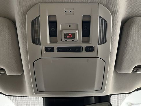 Used 2022 Toyota Highlander Platinum image 9