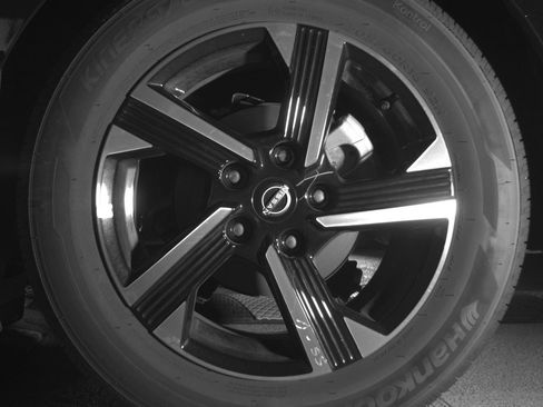 Used 2025 Nissan Sentra SV image 14