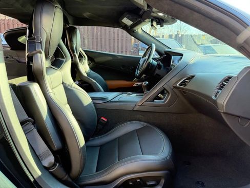 Used 2015 Chevrolet Corvette Z06 w/ 3LZ Preferred Equipment Group image 16