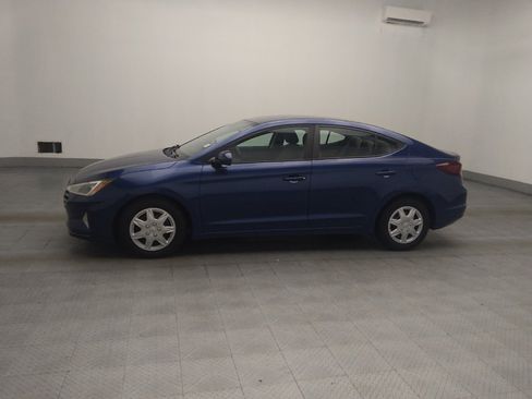 Used 2020 Hyundai Elantra SE FWD image 2