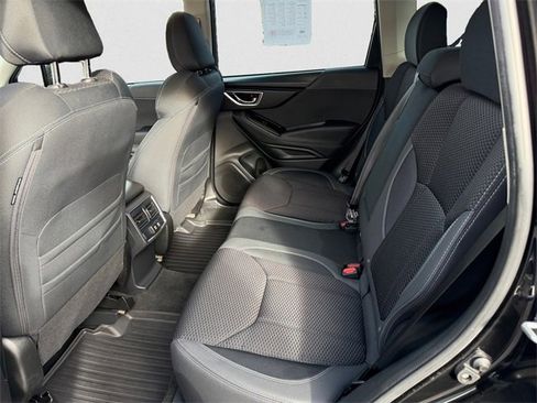 Used 2022 Subaru Forester Premium image 13