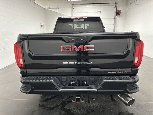 Used 2022 GMC Sierra 3500 Denali w/ Denali Black Diamond Edition image 10