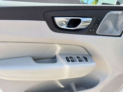 Certified 2023 Volvo XC60 B5 Ultimate AWD/4WD image 12