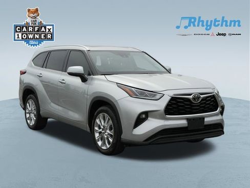 Used 2020 Toyota Highlander Limited FWD image 1