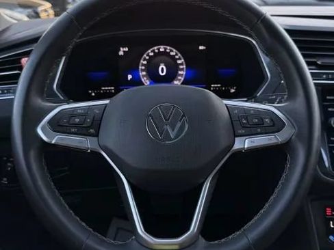 Used 2022 Volkswagen Tiguan SE FWD image 28