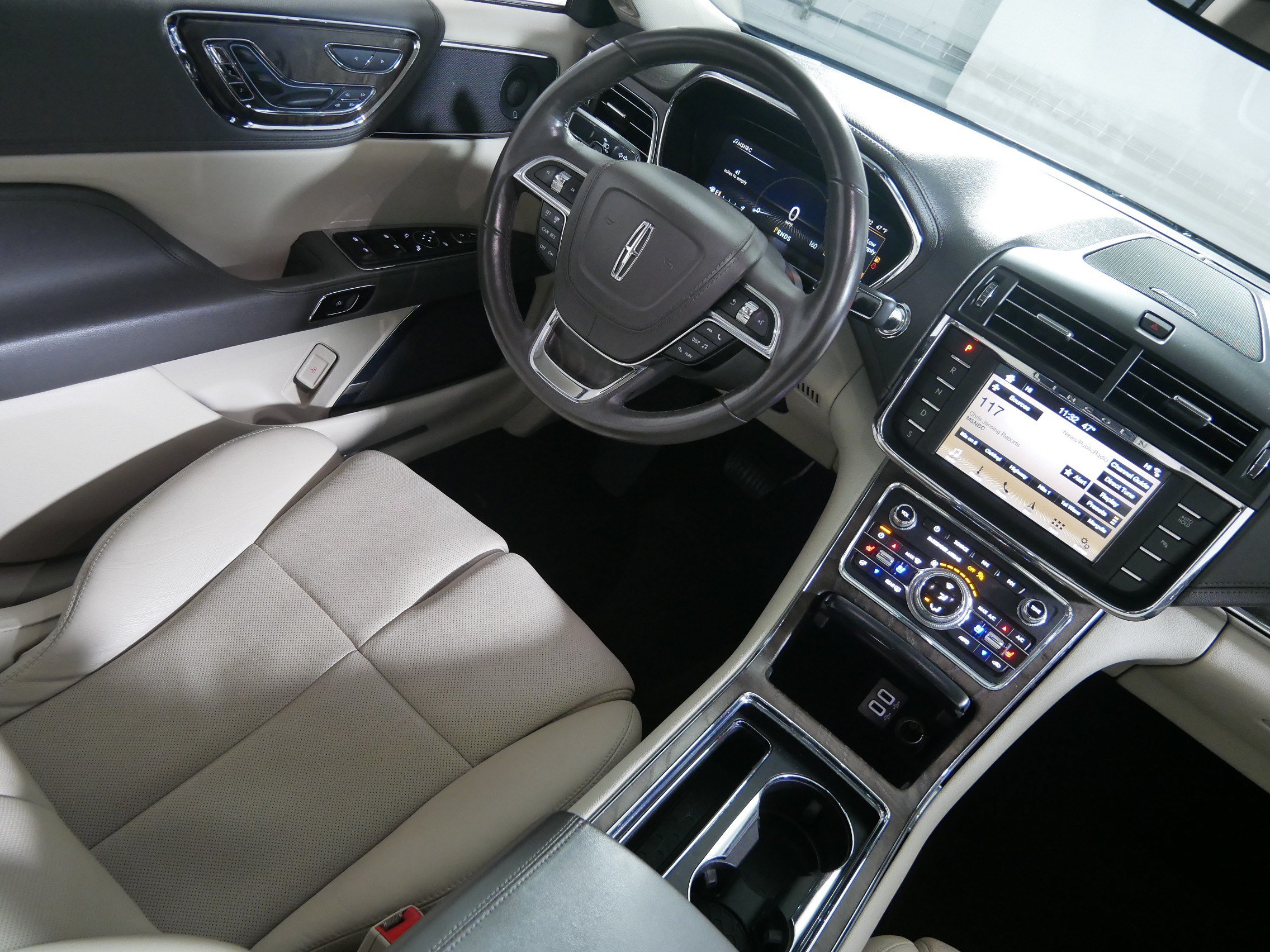 Used 2018 Lincoln Continental Reserve w/ Continental Climate Package AWD/4WD image 9