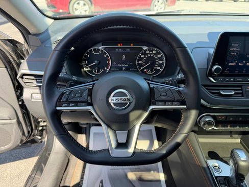 Used 2021 Nissan Altima 2.5 SR w/ SR Premium Package image 23