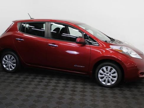 Used 2015 Nissan Leaf S w/ Charge Package FWD image 4
