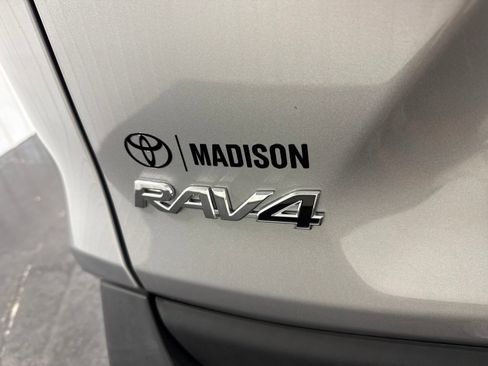 Used 2024 Toyota RAV4 XLE AWD/4WD image 43