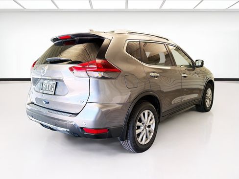 Used 2019 Nissan Rogue SV FWD image 4