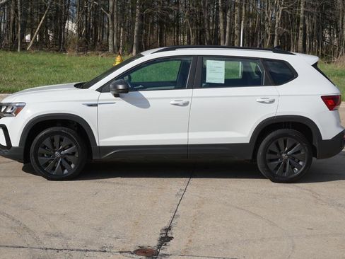 Used 2024 Volkswagen Taos S image 2