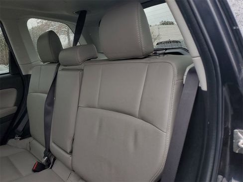 Used 2016 Subaru Forester 2.5i Limited image 15