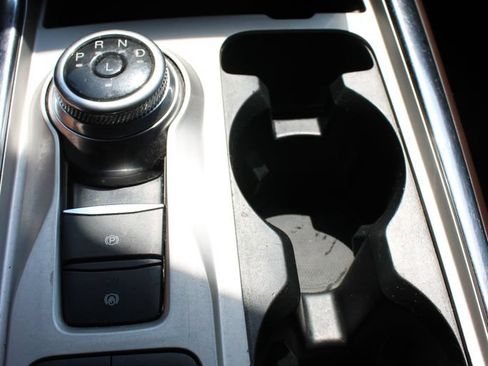 Used 2022 Ford Explorer King Ranch w/ Premium Technology Package RWD image 54