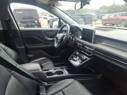 Used 2022 Lincoln Corsair AWD w/ Premium Package image 8