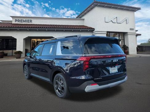 New 2026 Kia Carnival EX FWD image 6