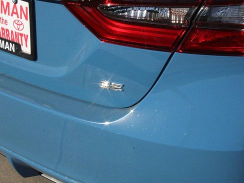 Used 2024 Toyota Camry SE image 6