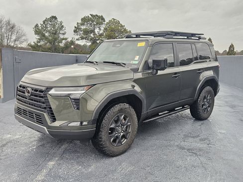 Used 2024 Lexus GX 550 image 1