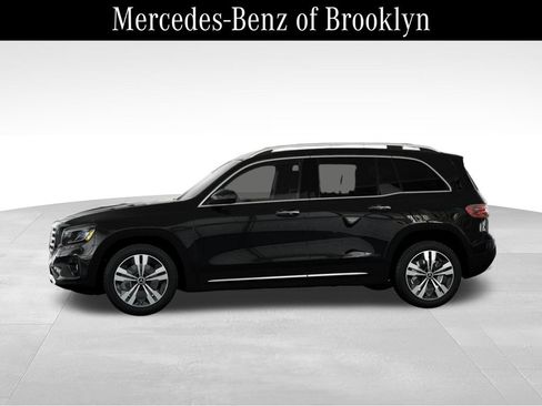 Used 2025 Mercedes-Benz GLB 250 4MATIC image 35