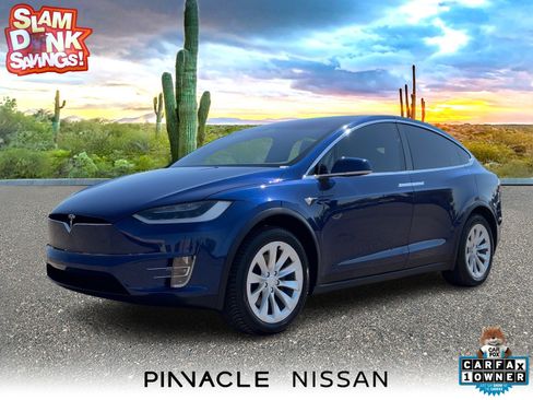 Used 2018 Tesla Model X 75D image 1