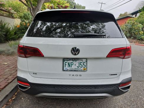 Used 2023 Volkswagen Taos SE w/ Panoramic Sunroof Package AWD/4WD image 5