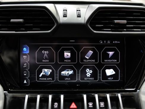 Used 2020 Lamborghini Urus image 22