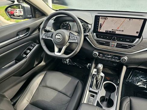 Used 2024 Nissan Altima 2.5 SL FWD image 29