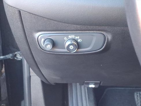 Used 2022 Chevrolet Equinox RS w/ RS Leather Package image 22