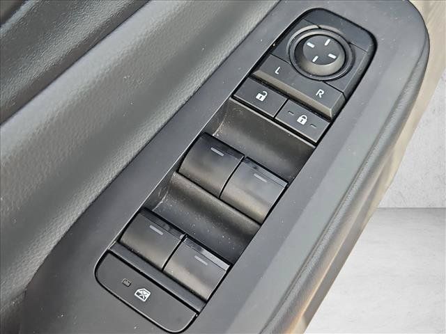 Used 2025 Toyota Prius LE FWD image 11