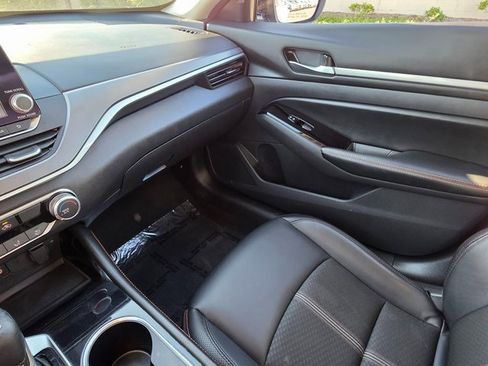 Used 2024 Nissan Altima 2.5 SR image 34
