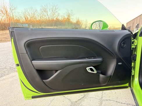 Used 2015 Dodge Challenger R/T Plus image 22