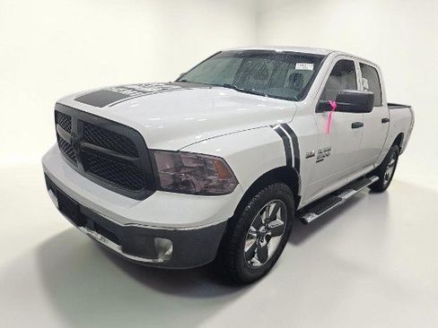 Used 2019 RAM 1500 ST w/ SXT Plus Group AWD/4WD image 9