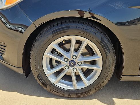 Used 2018 Ford Focus SE FWD image 5