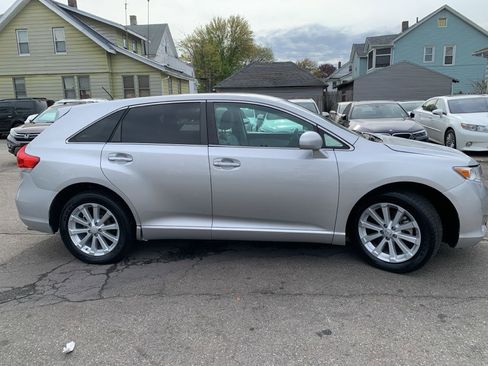 Used 2012 Toyota Venza XLE AWD/4WD image 4